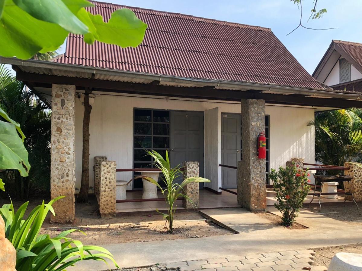 Blue Beach Resort Baanphakrimlay Exterior foto