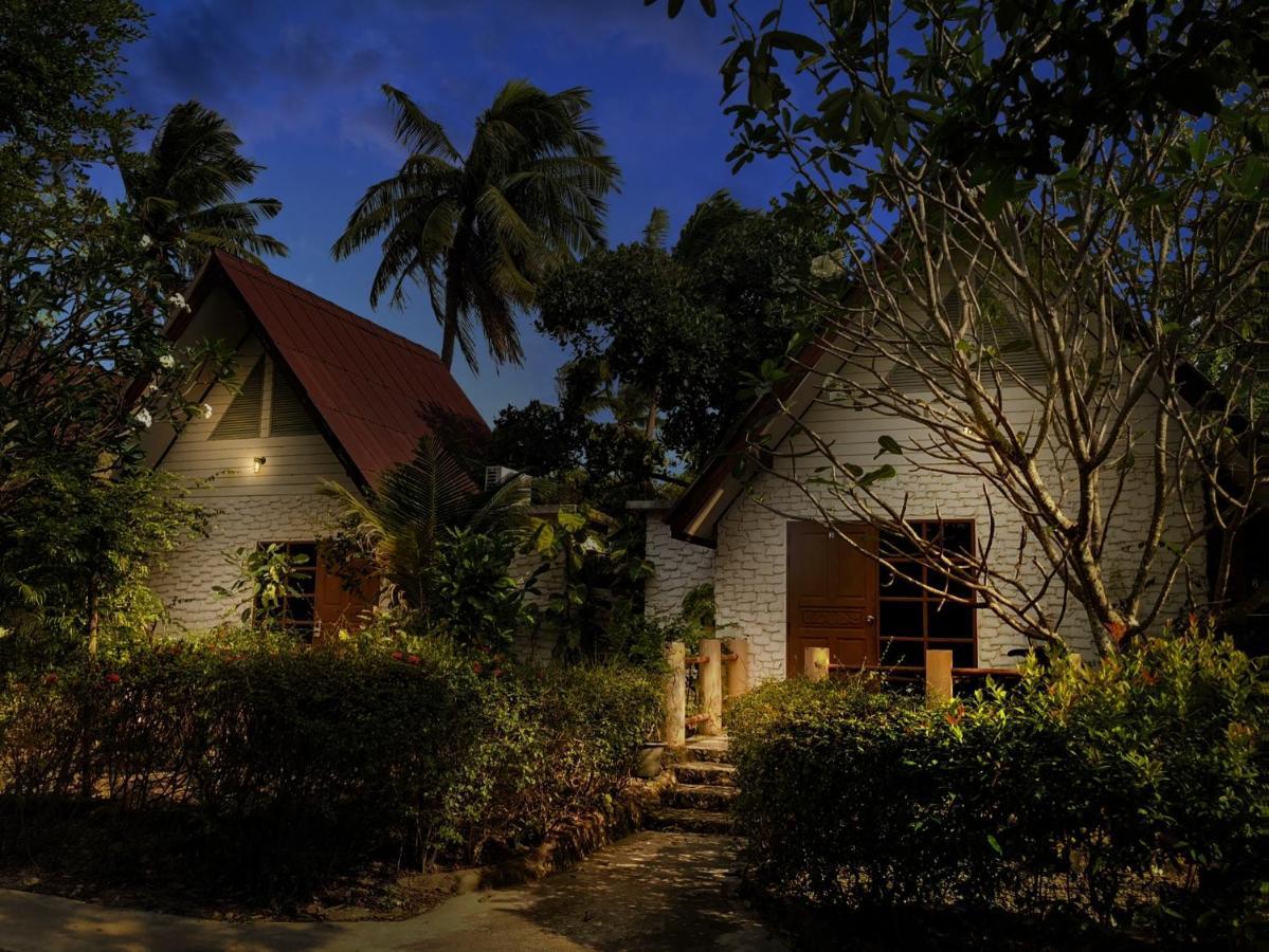 Blue Beach Resort Baanphakrimlay Exterior foto